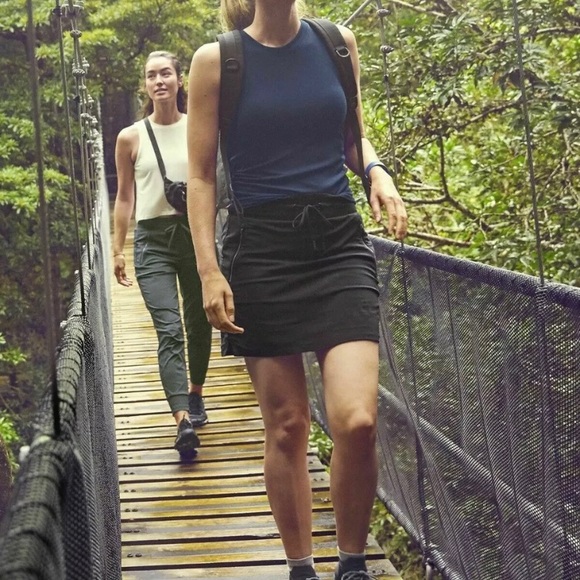 Athleta Pants - Black Athleta Trekkie Skort Size 8